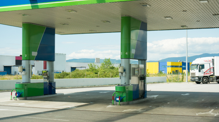 Descubre cómo Mejorar la Eficiencia de Combustible de tu coche con Algunos Consejos Simples