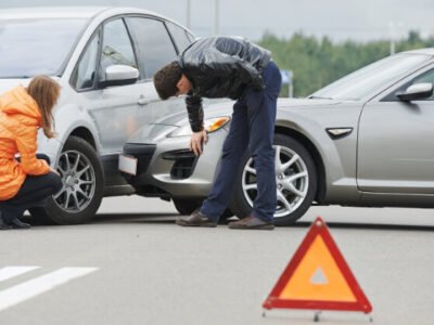 ¿Cómo reaccionar en caso de un accidente automovilístico?